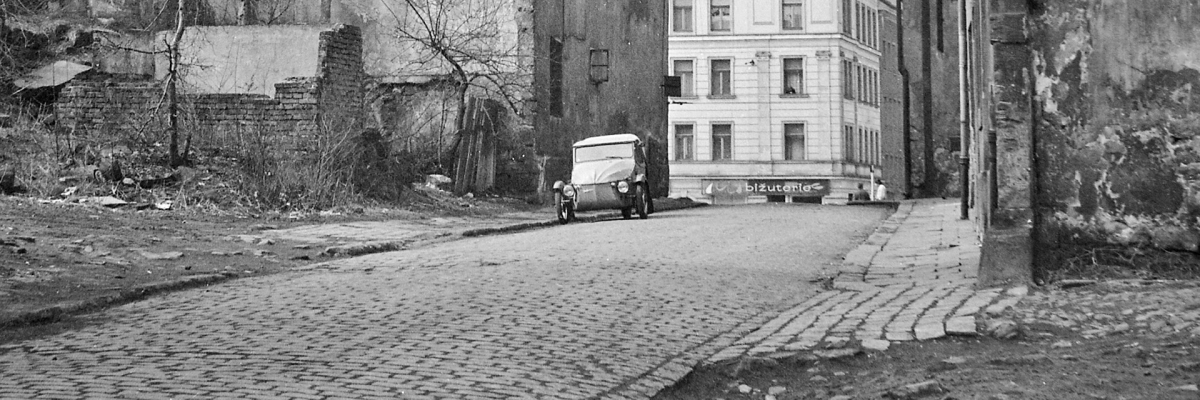 Online výstava Foto Vilibald Liebscher, téma Bourání původní Hrnčířské ulice