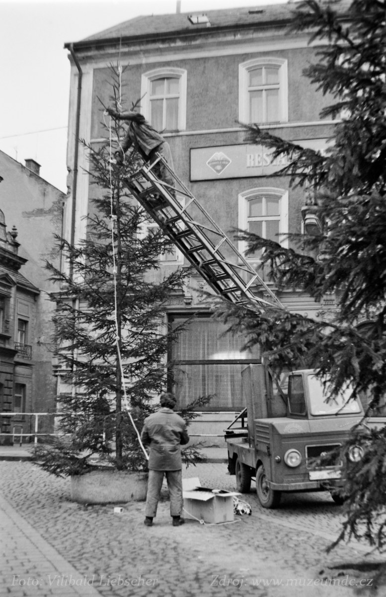Zdobení děčínských vánočních stromů, 70. léta 20. století