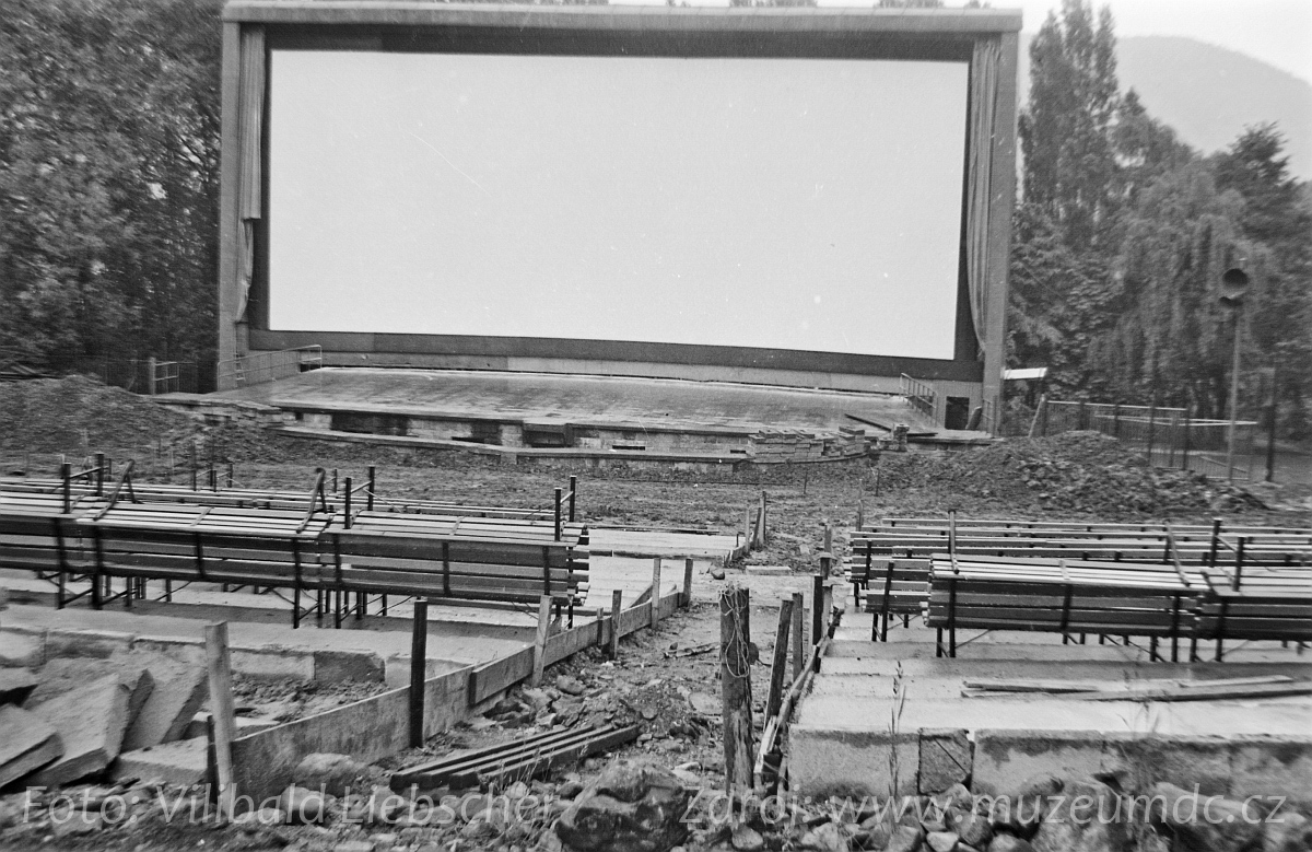 Budování letního kina Bažantnice, Děčín