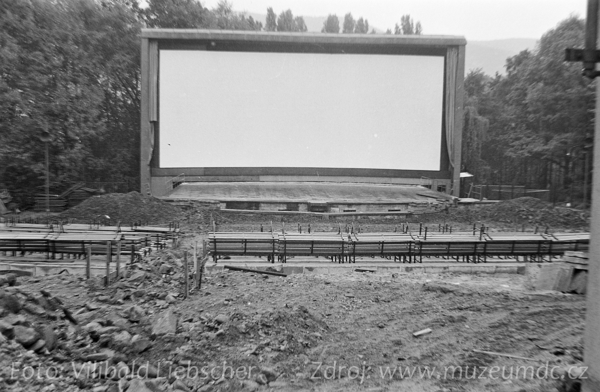 Budování letního kina Bažantnice, Děčín