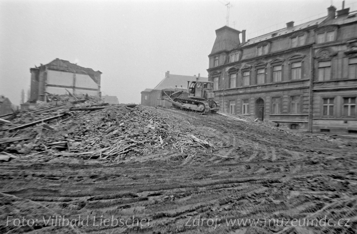 Téma Co předcházelo budově Kokosu (sekretariátu OV KSČ) v Děčíně I