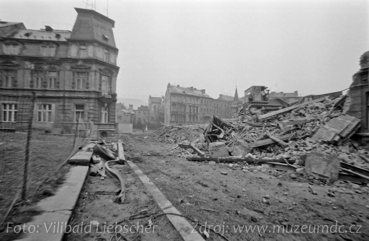 Téma Co předcházelo budově Kokosu (sekretariátu OV KSČ) v Děčíně I