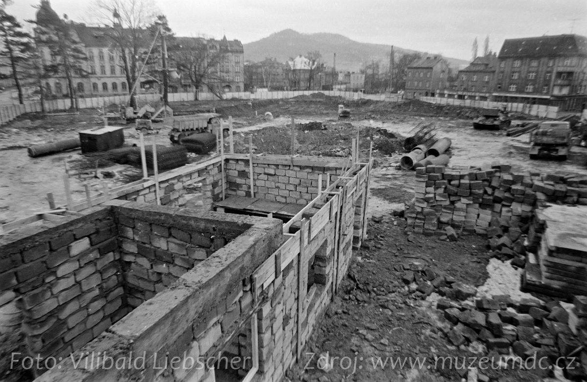 Téma Co předcházelo budově Kokosu (sekretariátu OV KSČ) v Děčíně I